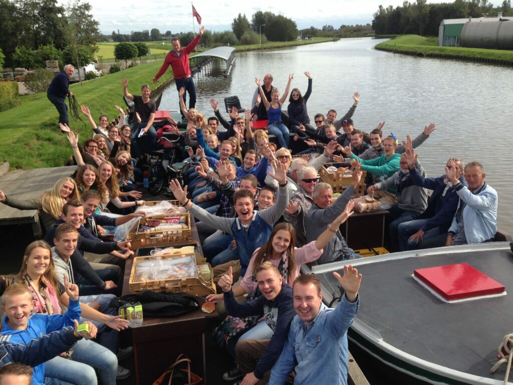 Onvergetelijke Party boot Den Haag Reserveren? ️ Doe het!